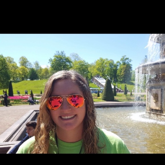 Meet your Posher, Leah - Picture 1 of 1